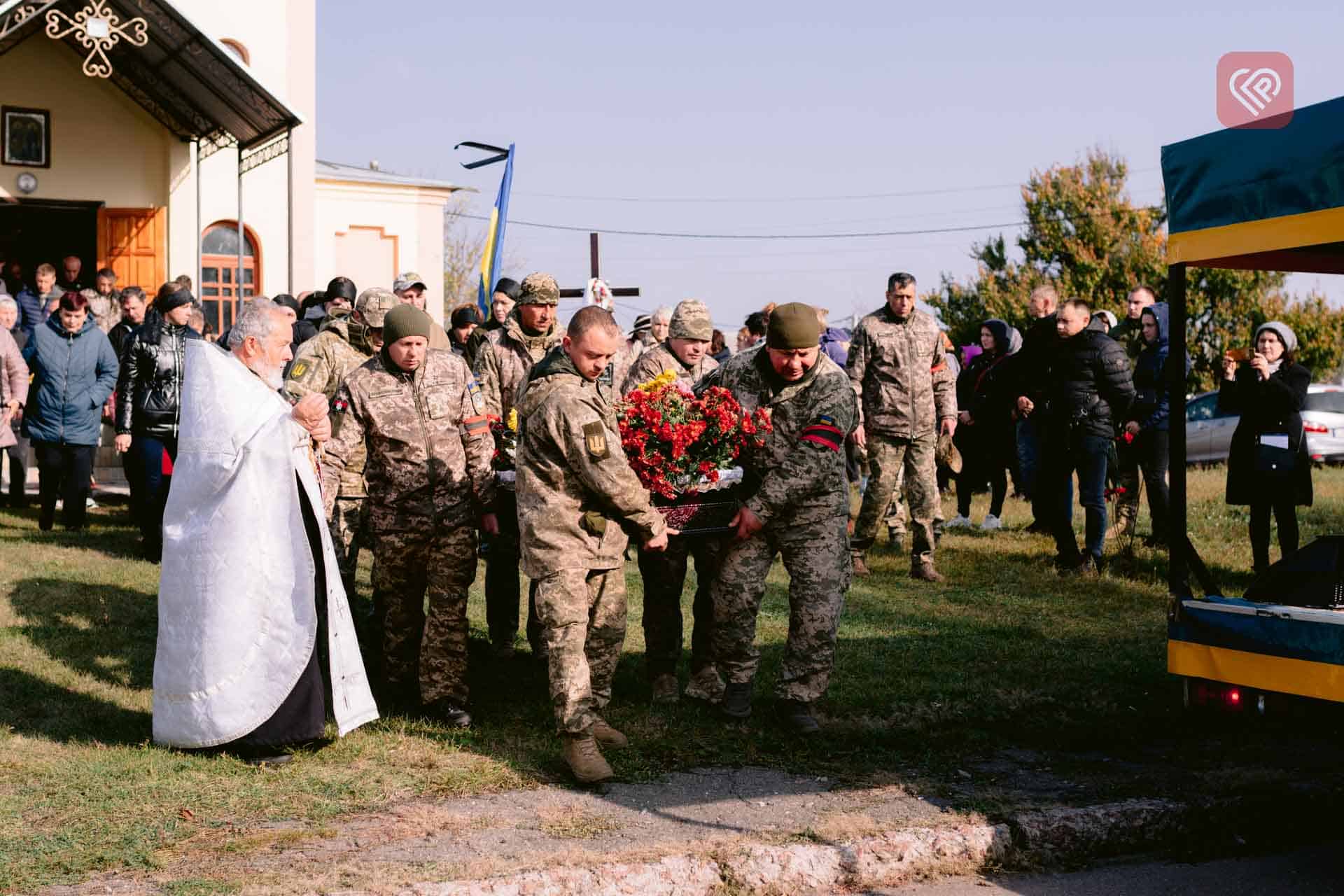 До останнього подиху утримував позиції під Бахмутом: у Переяславі попрощалися з воїном Володимиром Поліщуком